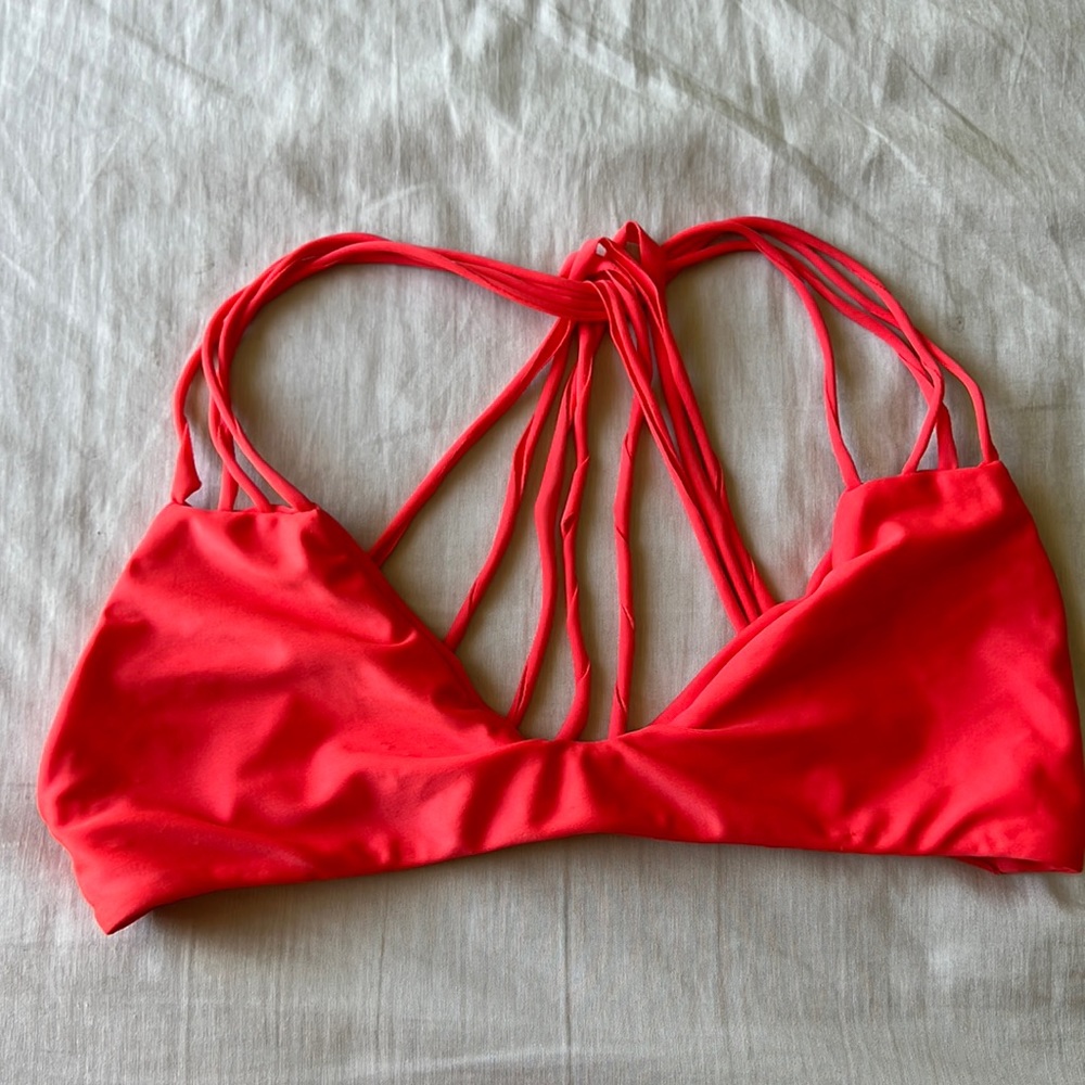 NWOT Mikoh bikini top